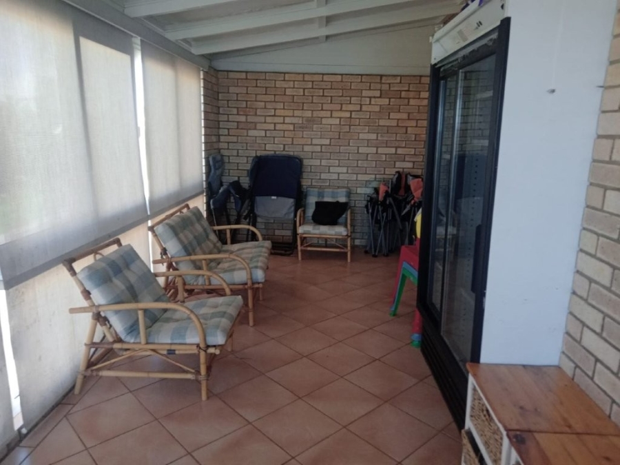 6 Bedroom Property for Sale in Aston Bay Eastern Cape
